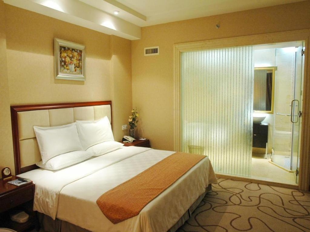 Nanchang Galactic Peace International Hotel Exterior photo